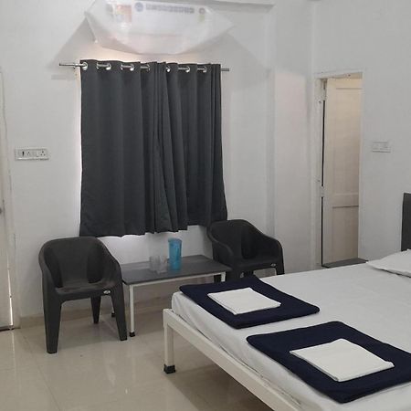 Hotel Gulati Suites Washim Exterior foto